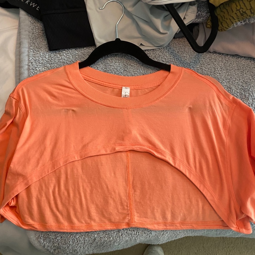 Lululemon crop top